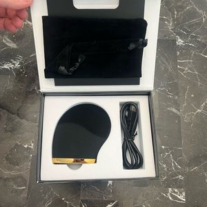 Luce 180 Face Scrubber